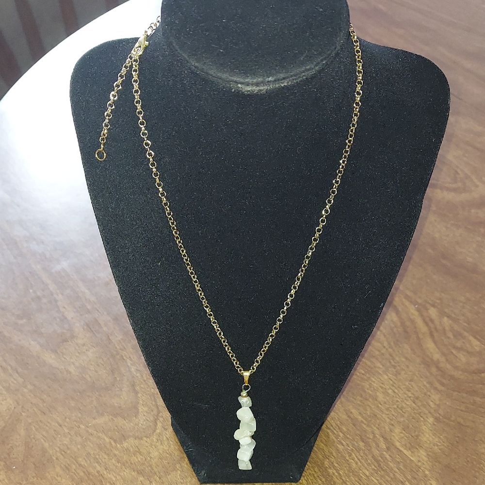 Elegant Gold and White Necklace